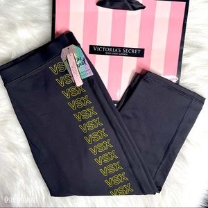 🆕 Victoria’s Secret Stylish Stretchy Sport Capri Leggings